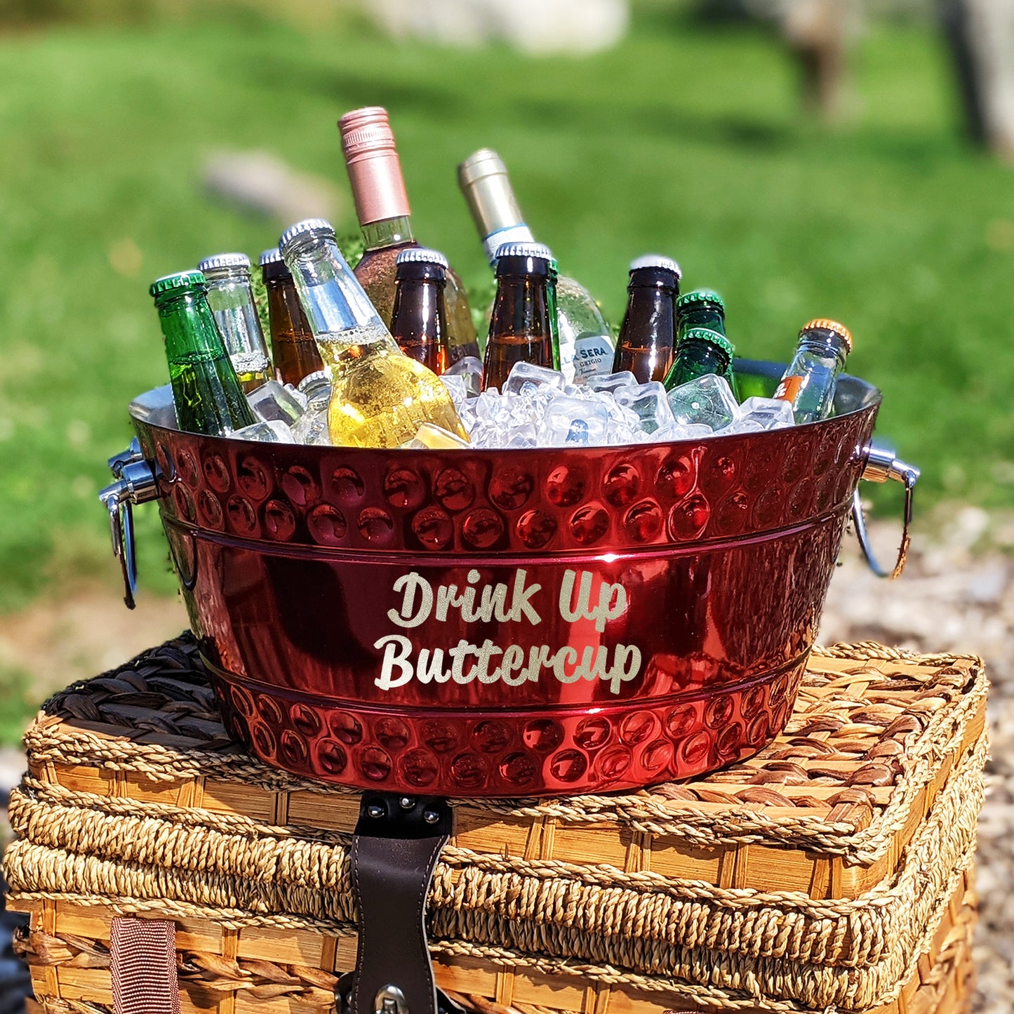 Red drink tub for parties to chill drinks, wine, and beer.  Large round size with strong handles.  100% leak proof made of stainless steel with hammered exterior.  Great for holiday parties in the summer or the winter.  Use as a Christmas drink bucket or a 4th of July drink bucket. 